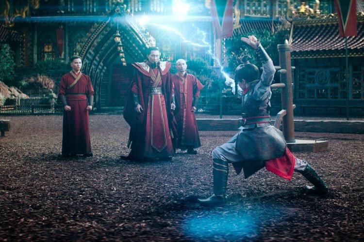 azula lighting netflix avatar azula bending lightning in netflix's avatar the last airbender