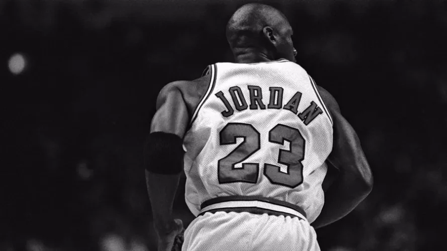 michael-jordan-hd-in-black-and-white-95aqukpxqeya66s1 michael jordan basketball nba number 23 chicago bulls