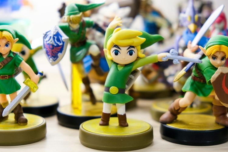 ryan-quintal-s7PhRjUJNeA-unsplash link amiibo figures from legend of zelda and super smash bros nintendo amiibo